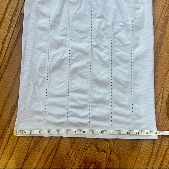 Fabletics Delta Tank - Medium (6-8) - Picture 5 of 6